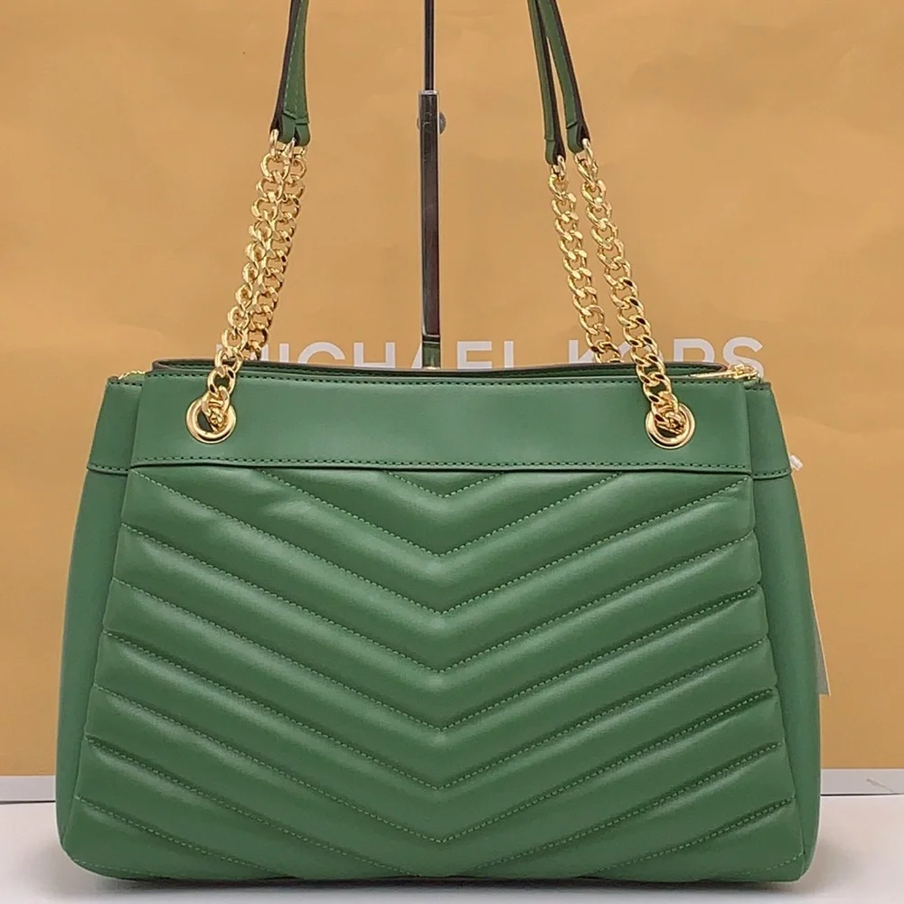 MICHAEL KORS
Whitney Medium Chain Shoulder Quilted Tote Bag Fern Green color - Picture 13 of 16